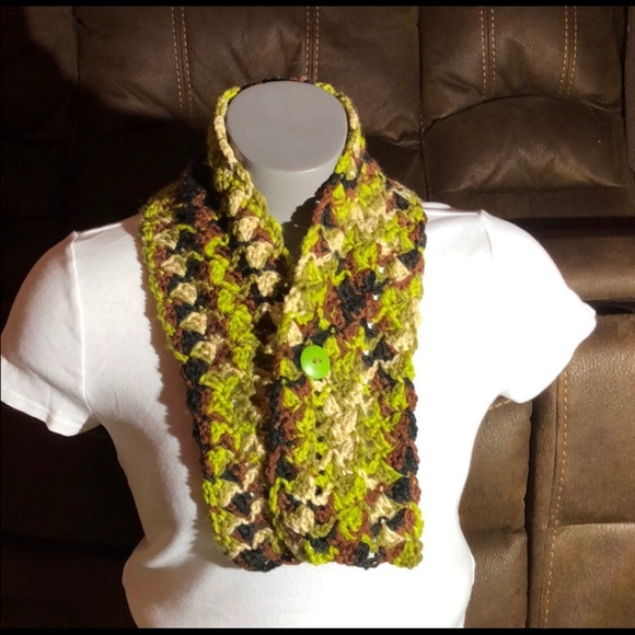 Neck warmer scarf hand crochet fasten with button - Picture 1 of 6